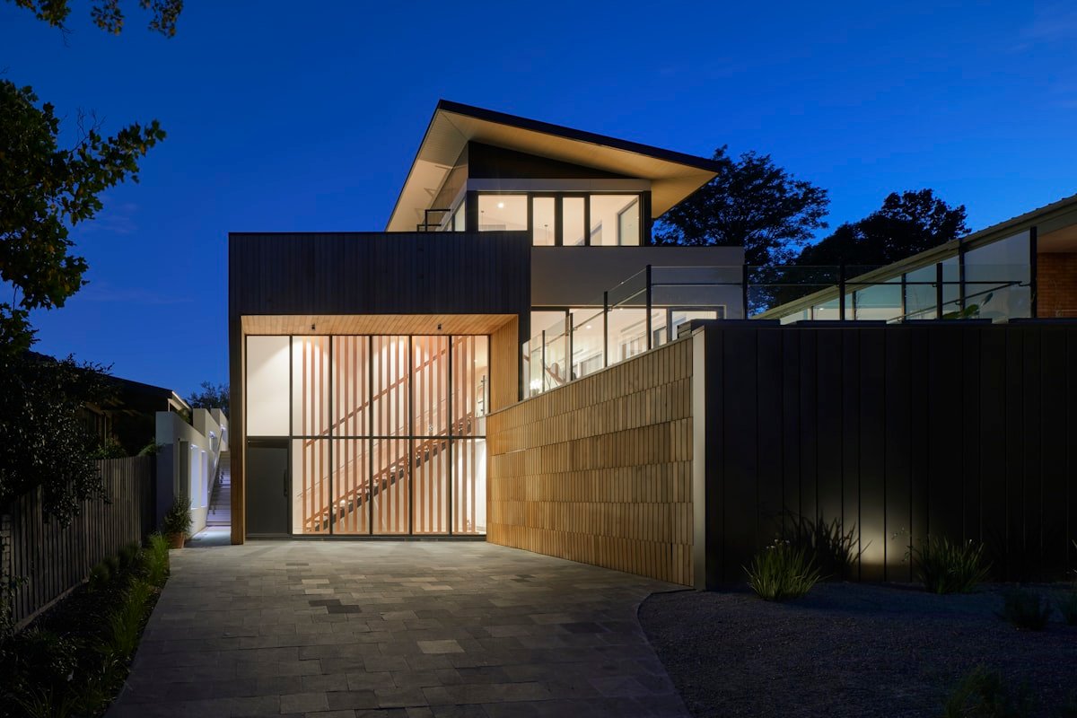 Curvatura Retail Pavilion & Curved Joinery